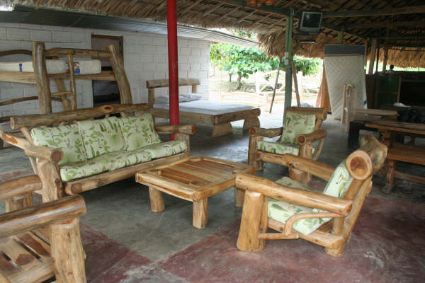 Jair Eduardo Ruiz Sanchez, www.procurandounperdon.com, Bloque Vencedores de Arauca, Reparacion a Victimas de las Autodefensas en Colombia, Tribunal Justicia y Paz de Bogota, Tame - Arauca, Miguel Angel Mejia Munera, Prevencion reclutamiento de Niñas, niños, jovenes y adolescentes en Colombia, muebles rusticos, manillas en chaquira checa, diseños en chaquira checa, Verdad Abierta, EPMSCESP